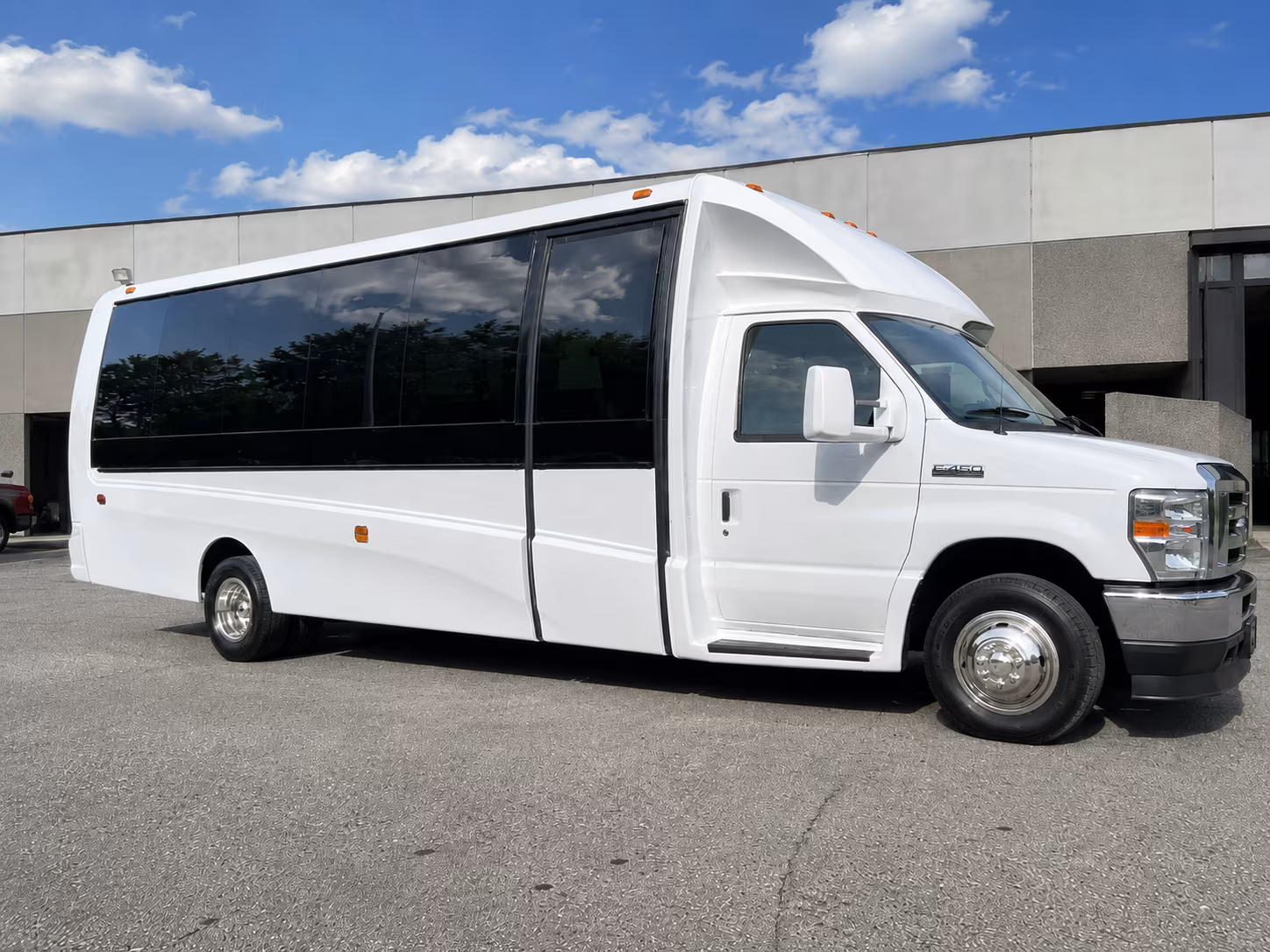 make your indio prom night unforgettable with the right bus